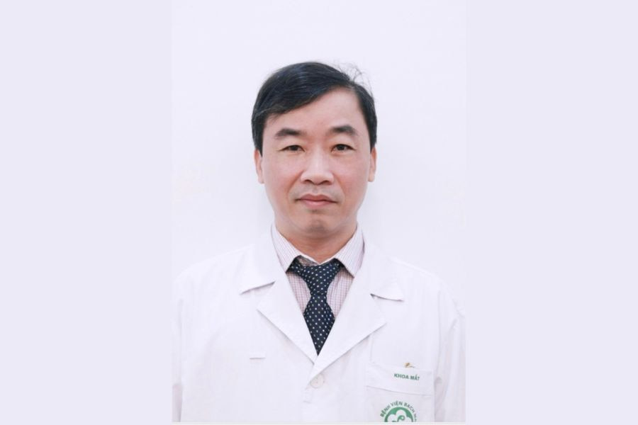 BSCKII. Nguyễn Bá Tiến – Phó trưởng khoa Mắt với hơn 20 năm kinh nghiệm lâm sàng, thế mạnh chuyên sâu về điều trị