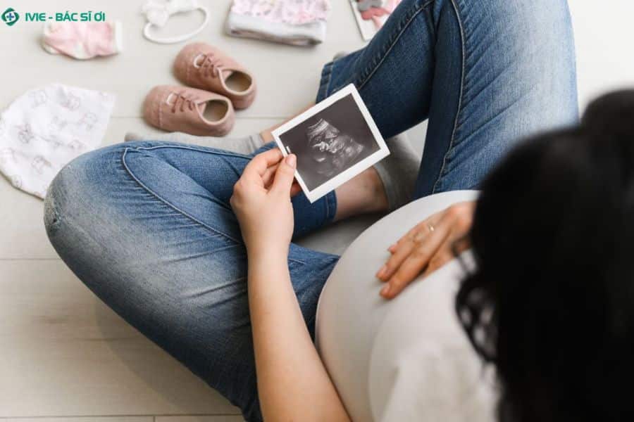 Mẹ bầu cần lưu ý thời gian đóng BHXH trước sinh để đảm bảo quyền lợi