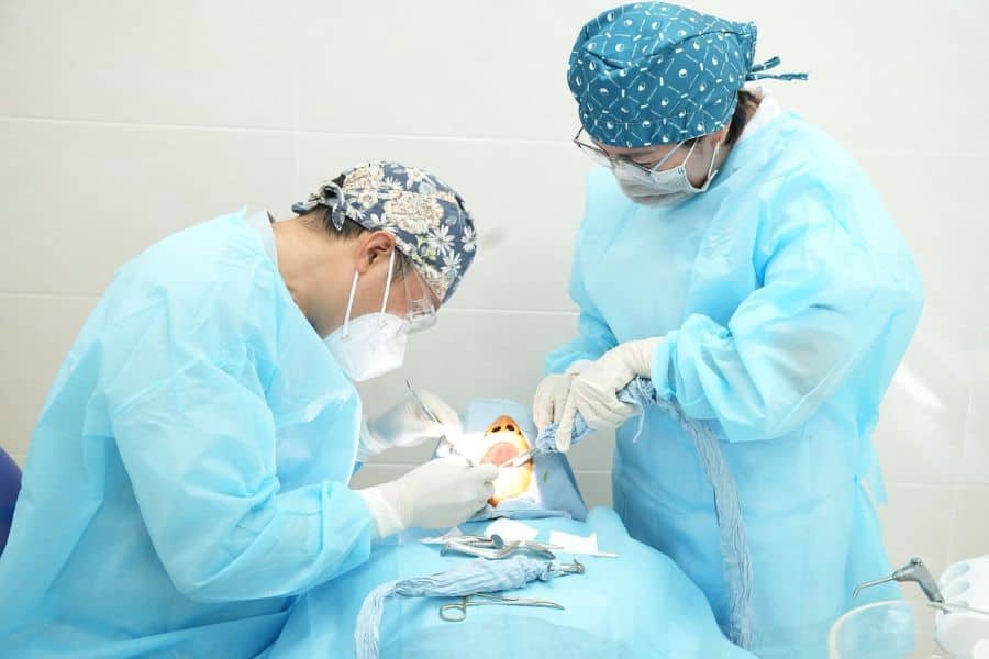 BHYT chỉ chi trả một phần viện phí, người bệnh vẫn đối mặt với khoảng trống tài chính đáng kể khi điều trị chuyên sâu