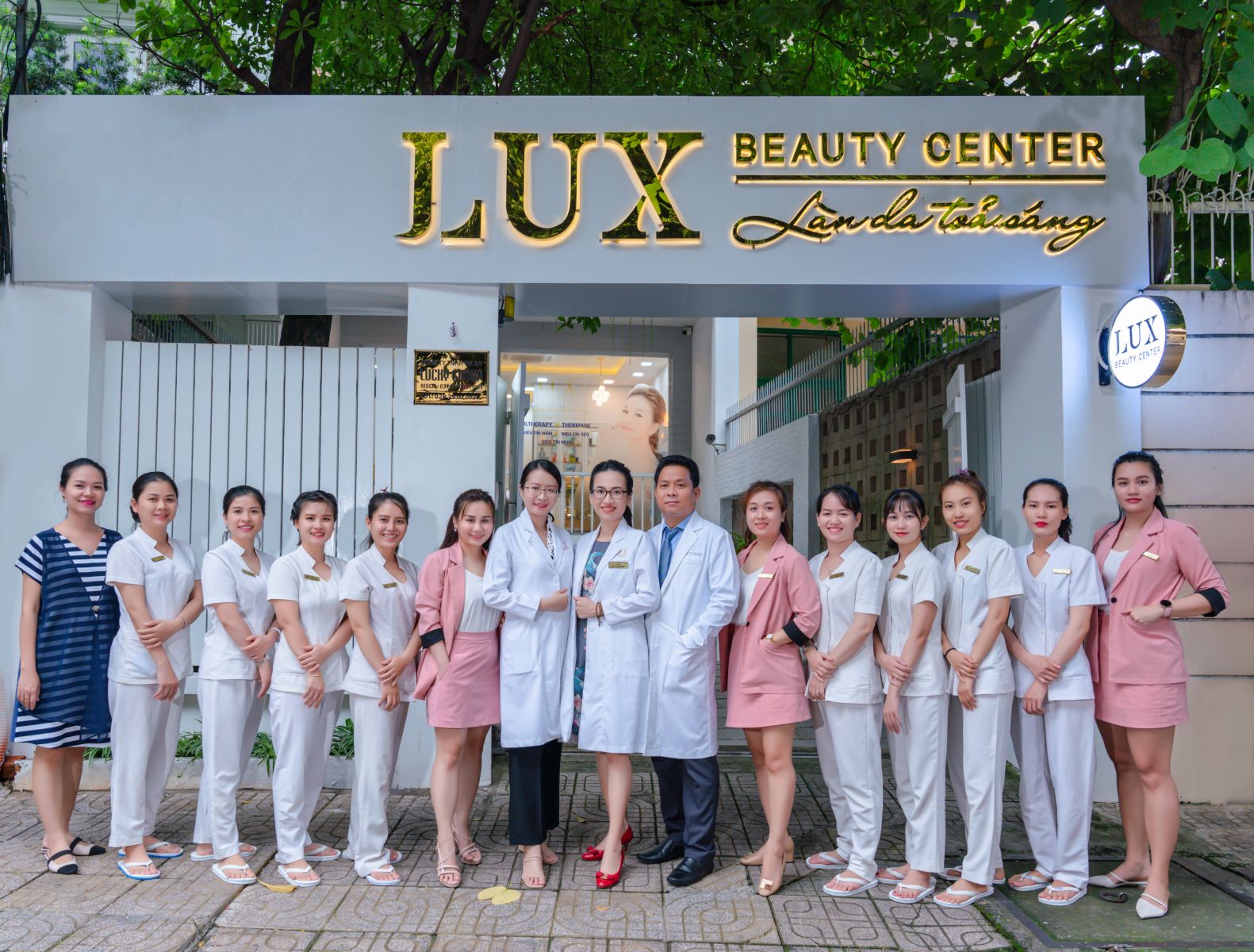 Banner Phòng Khám Da Liễu Công Nghệ Cao Lux Beauty Center