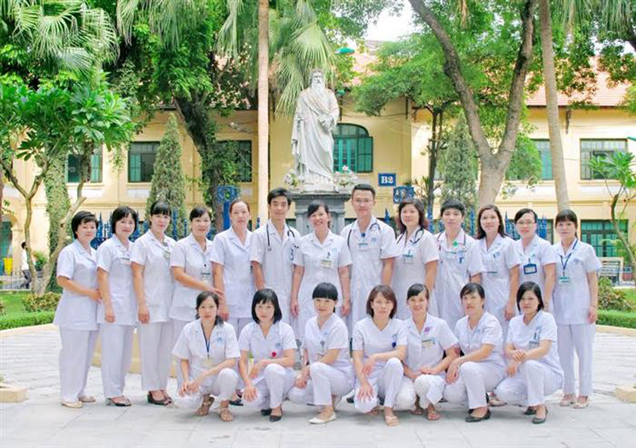 Đội ngũ y bác sĩ tại bệnh viện đa khoa Xanh Pôn