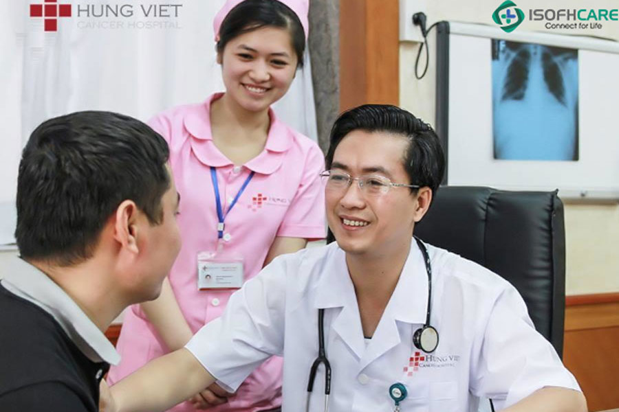 Đội ngũ y bác sĩ tại Bệnh viện ung bướu Hưng Việt chuyên môn cao và giàu y đức