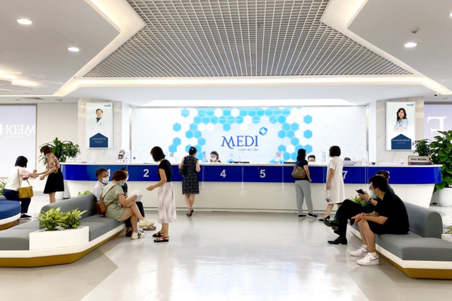 Không gian tiếp đón rộng rãi, sạch đẹp của Tổ hợp Y tế Mediplus