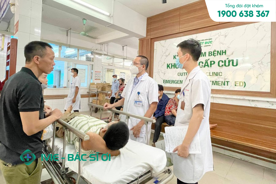 Đội ngũ bác sĩ chuyên môn cao trong lĩnh vực khám men gan tại bệnh viện Việt Đức