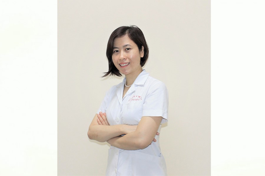 Thạc sĩ. Bác sĩ Hà Thị Phương Thảo là bác sĩ điều trị của khoa Tai mũi họng Bệnh viện E