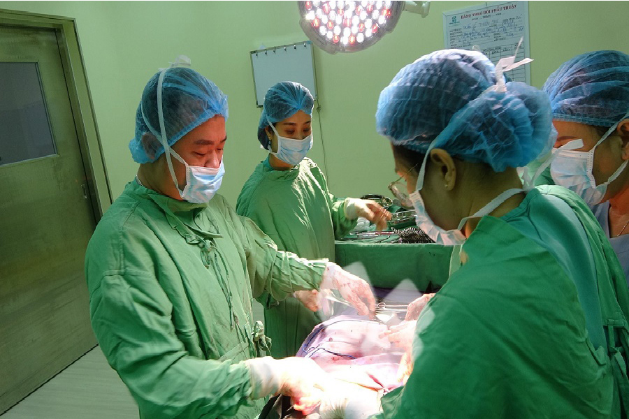 Bác sĩ Lê Thị Hằng khám và điều trị các bệnh lý sản phụ khoa (ảnh: BV 199)