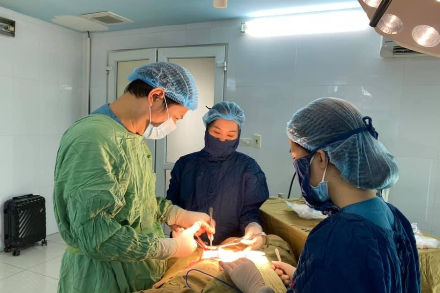 Bác sĩ Nguyễn Minh Khánh khám và điều trị các bệnh lý tuyến vú