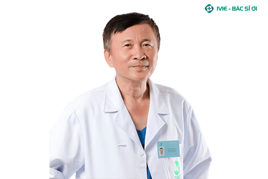 Bác sĩ CKI Nguyễn Văn Nho khám nhi