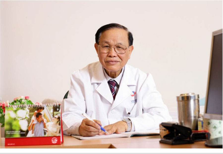 Bác sĩ tại phòng khám Đa khoa Quốc tế Vietsing