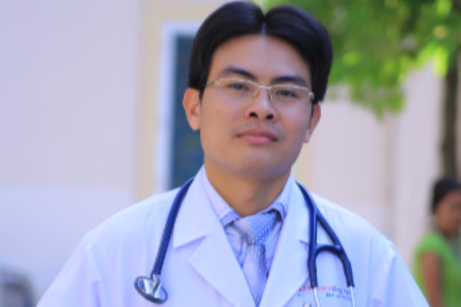 Tiến sĩ - Bác sĩ Phùng Duy Hồng Sơn