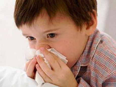 Cảm cúm mùa hè ở trẻ và những lưu ý bố mẹ không nên bỏ qua