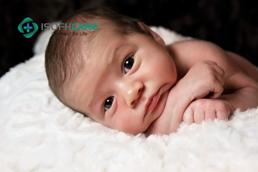 Các dấu hiệu và triệu chứng của việc thiếu hụt xuất hiện ngay sau khi sinh