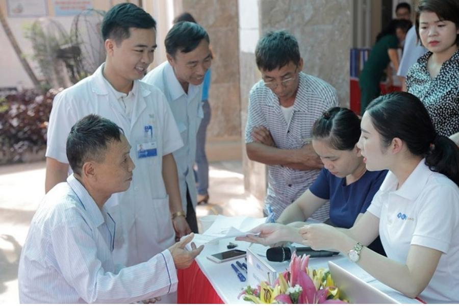 Bệnh viện tư nhân Hà Thành tổ chức khám bệnh miễn phí cho người dân