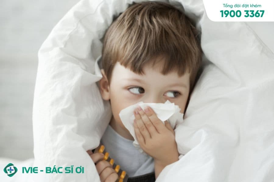 Biểu hiện của trẻ bị nhiễm lạnh và cách xử lý tức thì