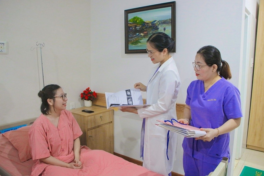 Bác sĩ Nguyễn Thị Cẩm Hà khám và điều trị bệnh lý hô hấp (ảnh: BV 199)