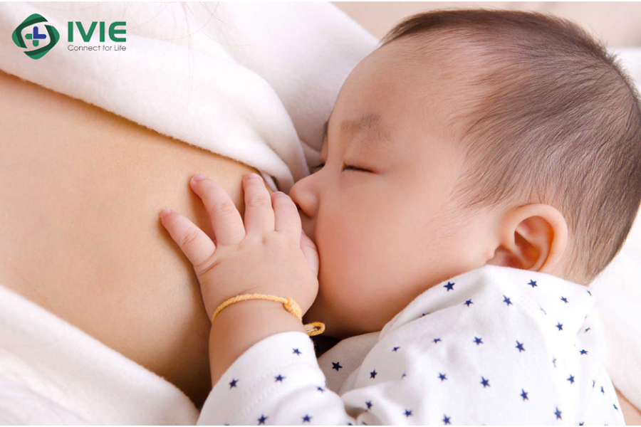 Việc cho con bú hoàn toàn bằng sữa mẹ cũng có thể gây ra rối loạn kinh nguyệt sau sinh.