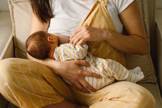 Hậu sản không còn là nỗi lo: Cách chăm sóc sản phụ sau sinh