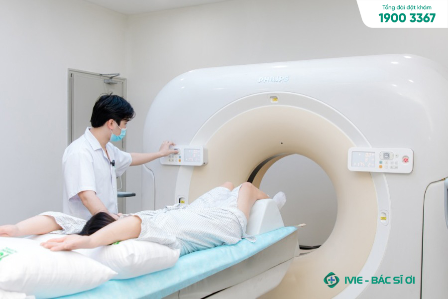 Người bệnh cần nhịn ăn khoảng 4 giờ trước khi thực hiện chụp CT bụng