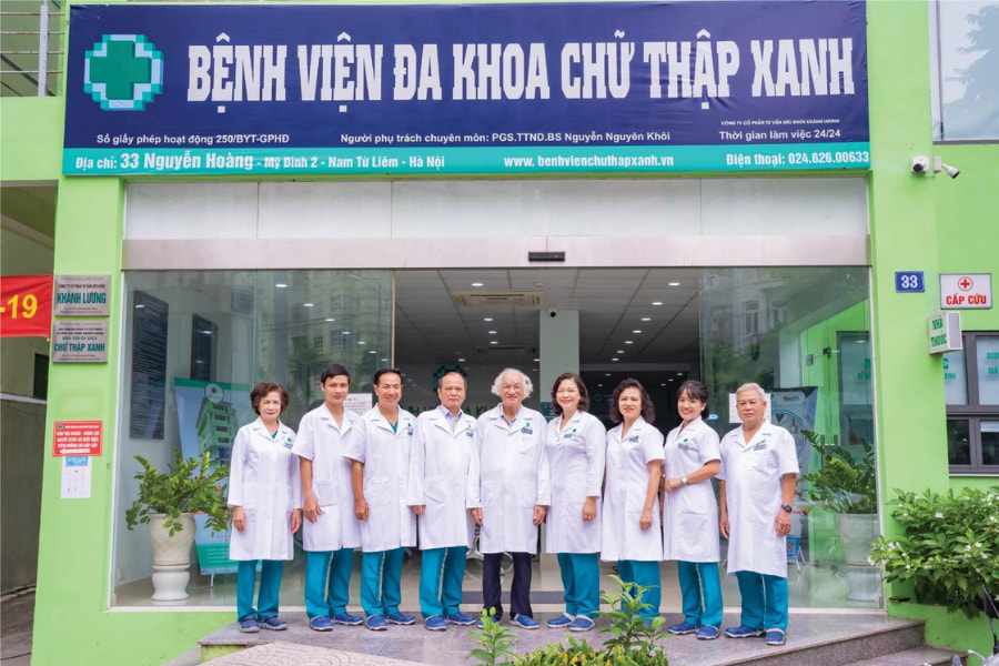 Đội ngũ nhân viên y tế của bệnh viện Đa khoa Chữ Thập Xanh