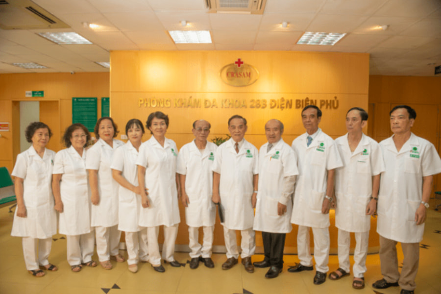 Đội ngũ các y, bác sĩ tại Phòng khám 28B Điện Biên Phủ