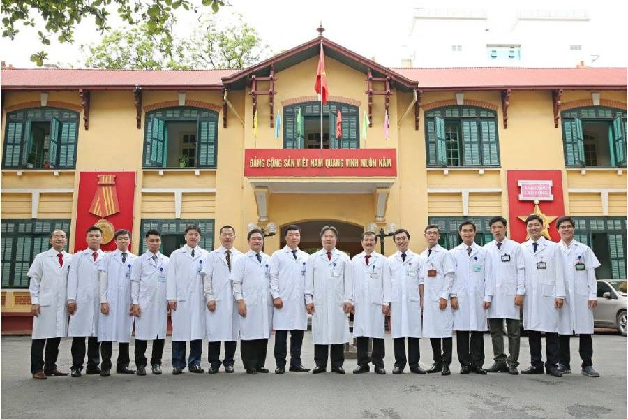 Hội các bác sĩ bệnh viện Việt Đức- chuyên khoa Phẫu thuật cấp cứu tiêu hóa (Ảnh: sưu tầm)