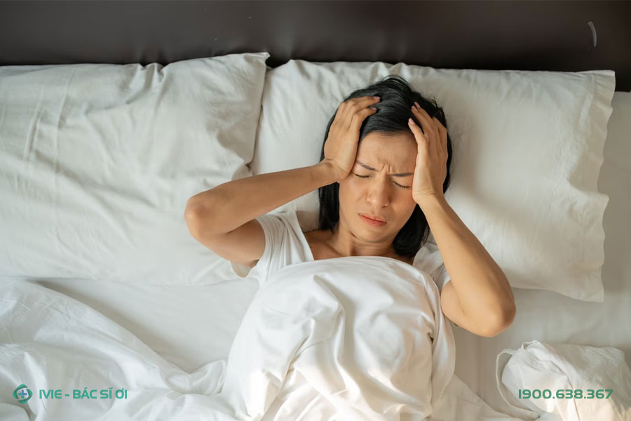 Cần đi khám thần kinh nếu xuất hiện các triệu chứng như đầu đầu, chóng mặt, mất ngủ kéo dài