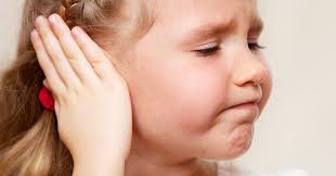 Trẻ bị đau tai có thể do những nguyên nhân nào?