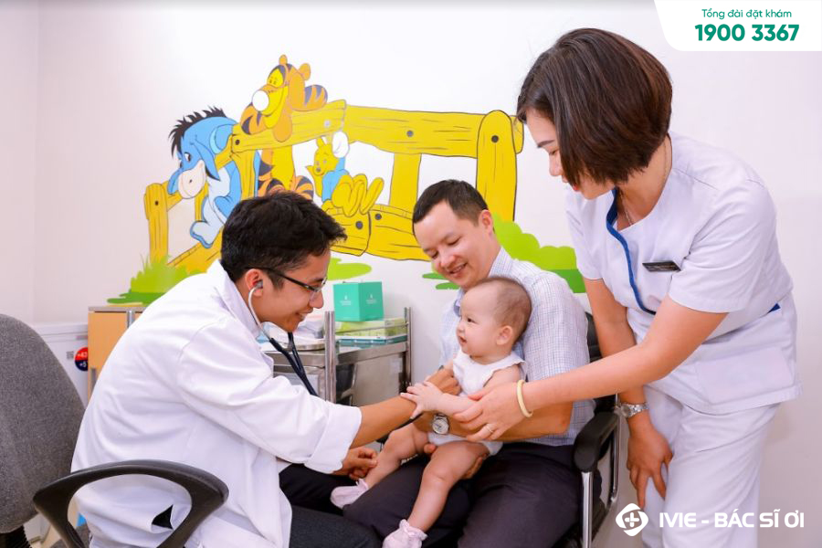 Đưa bé đi khám để điều trị hiệu quả hơn
