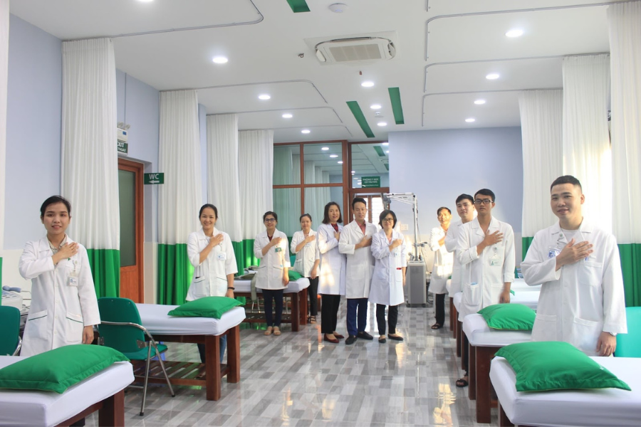 Hình ảnh đội ngũ bác sĩ chuyên khoa của Bệnh viện ITO Đồng Nai