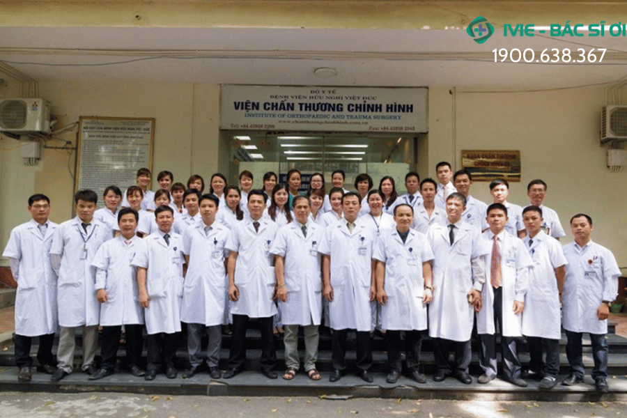 Đội ngũ bác sĩ khoa cơ xương khớp bệnh viện Việt Đức (ảnh: BV Việt Đức)