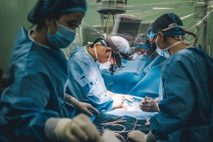Đội ngũ bác sĩ chuyên nghiệp Bệnh viện Hữu nghị Việt Đức