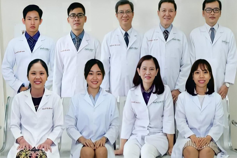 Đội ngũ các bác sĩ tại Phòng khám Phổi Việt