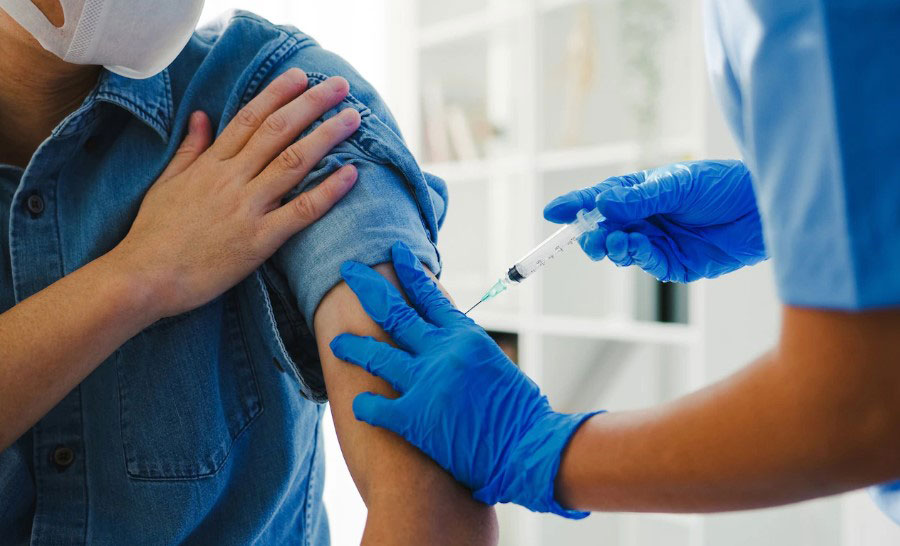 Tiêm vaccine cúm là phương pháp phòng ngừa Cúm A