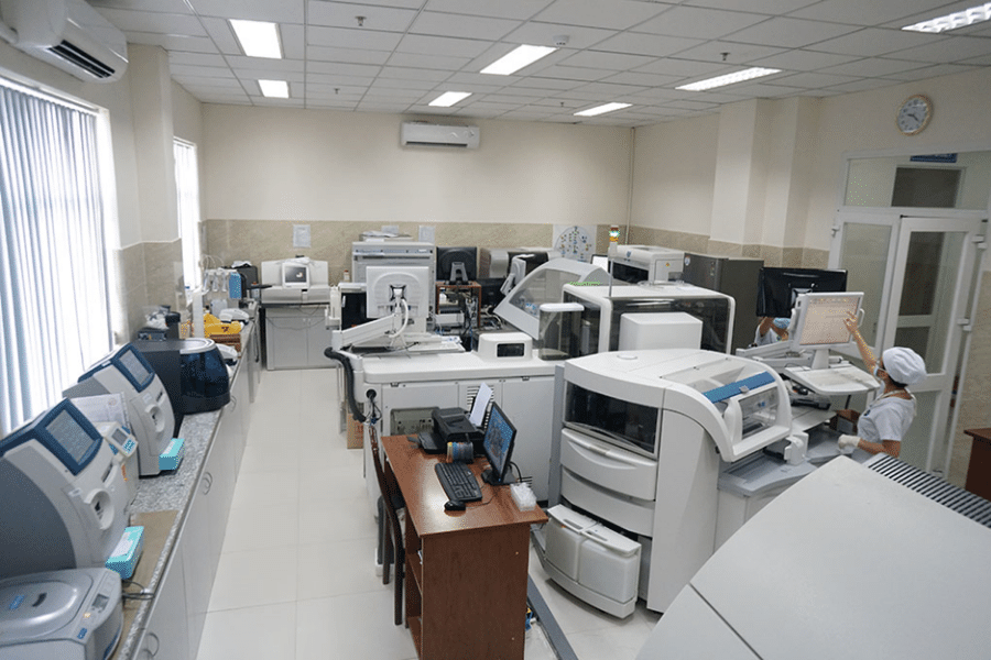 Hệ thống xét nghiệm tự động tại Bệnh viện Hữu nghị Việt Đức