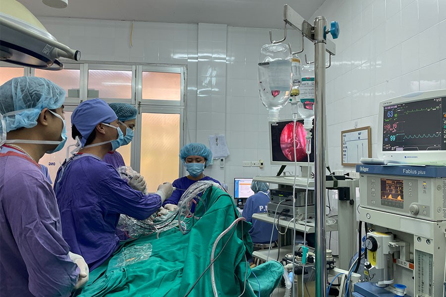 Hình ảnh trong kíp mổ polyp túi mật tại bệnh viện Việt Đức