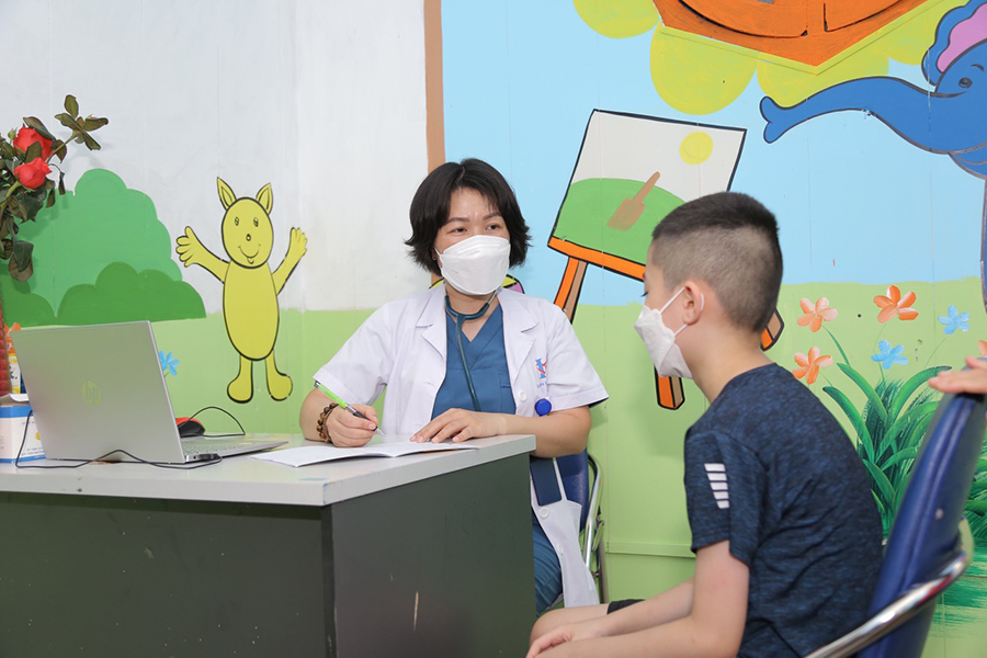Phòng khám cung cấp các dịch vụ khám chuyên khoa, thực hiện thủ thuật và xét nghiệm cho trẻ em
