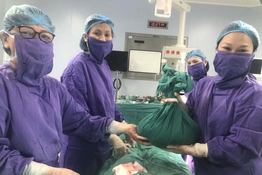 Phẫu thuật cắt bỏ khối u buồng trứng cho bệnh nhân tại Bệnh viện 108