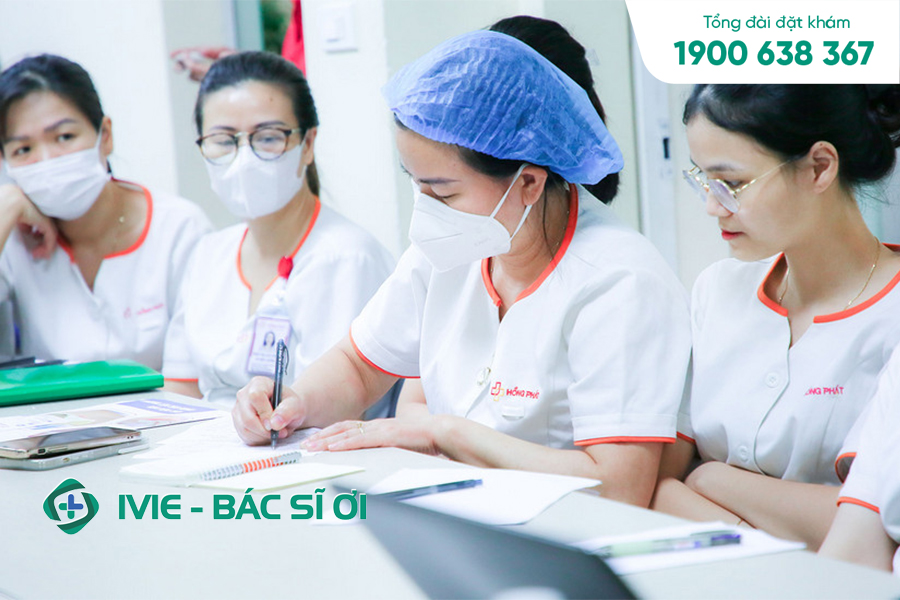 Bệnh viện Hồng Phát khám và điều trị rong kinh cho phụ nữ, với đội ngũ bác sĩ có kinh nghiệm và trang thiết bị y tế đạt chuẩn