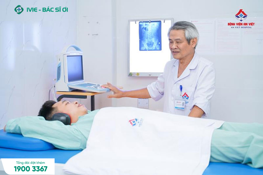 Bác sĩ tại bệnh viện An Việt luôn tận tình với bệnh nhân