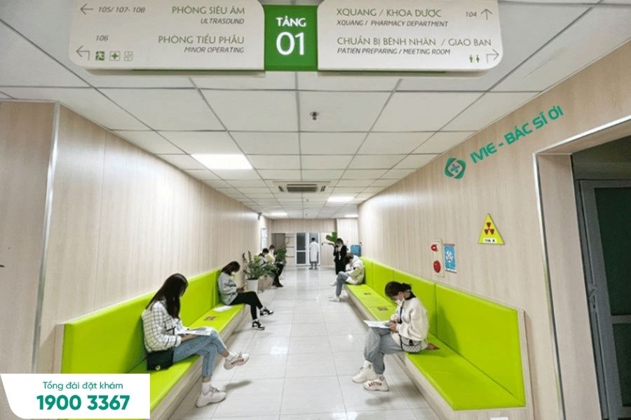 Khu vực đợi khám bệnh rộng rãi tại bệnh viện Bảo Sơn 2