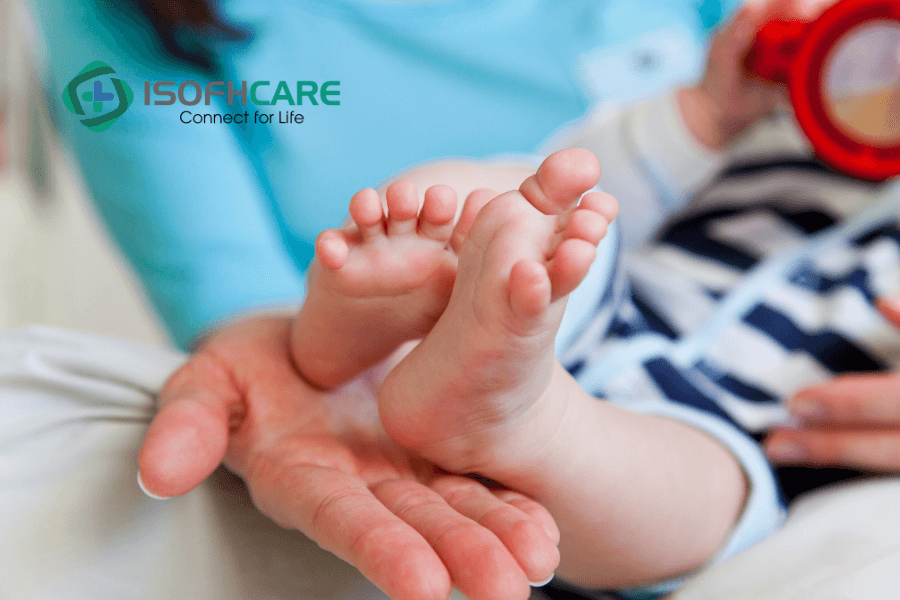 Lấy máu gót chân ở trẻ sơ sinh là thủ thuật mà bác sĩ dùng một giọt máu ở gót chân trẻ.