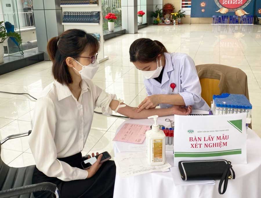 Lấy mẫu xét nghiệm ngoại viện  - Bệnh viện Đa khoa tỉnh Thanh Hóa