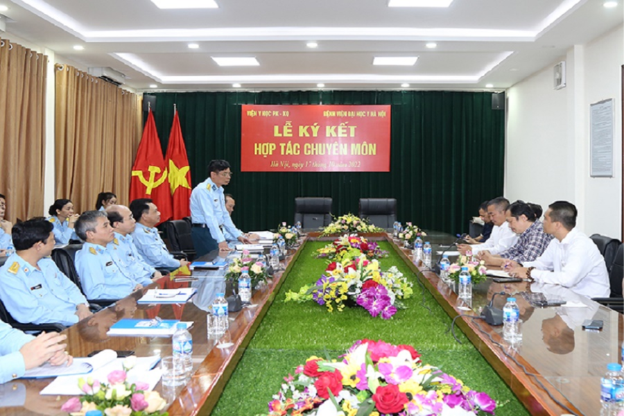 Lễ ký kết hợp tác chuyên môn với Bệnh viện Đại học Y Hà Nội