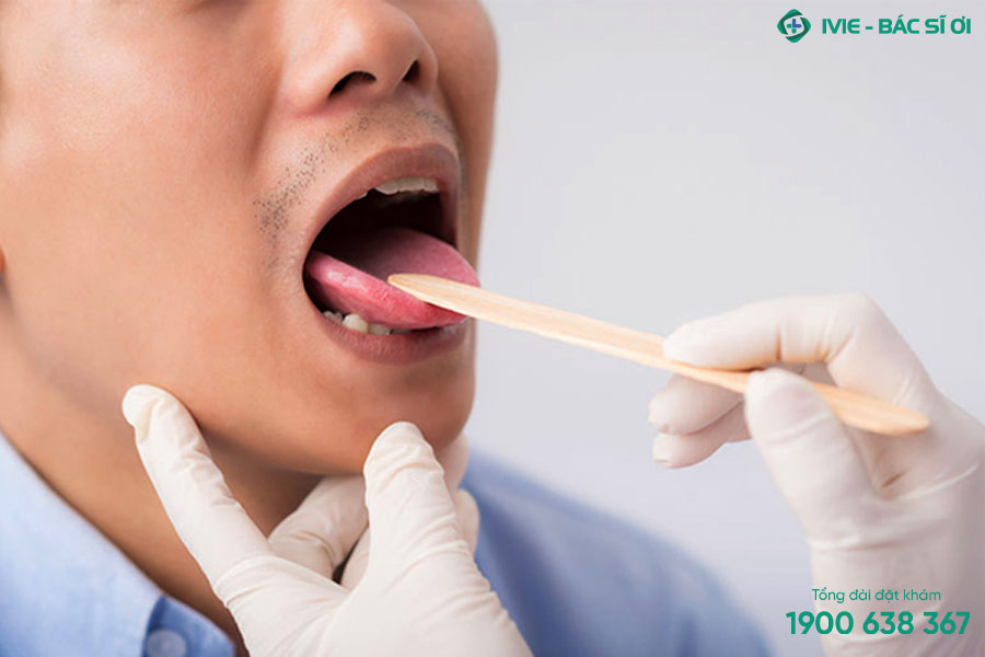 Khi gặp các triệu chứng bất thường kèm tình trạng lưỡi nổi hột đỏ hãy đến gặp bác sỹ để được tư vấn