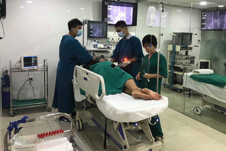 Người bệnh khám chuyên khoa tiêu hóa tại phòng khám đa khoa Y khoa Hà Nội