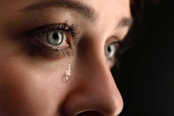 Tìm hiểu 6+ nguyên nhân phổ biến gây khô mắt