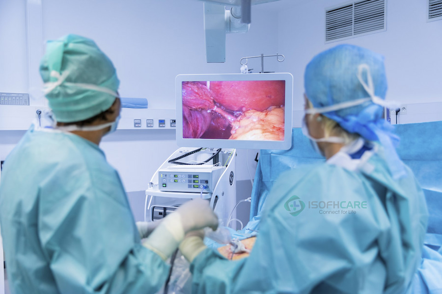 /Trong quá trình nội soi, bác sĩ có thể lồng ghép để lấy mẫu bệnh phẩm làm xét nghiệm hoặc điều trị can thiệp.