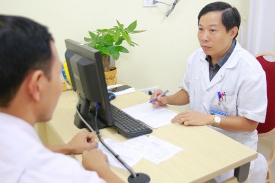 PGS.TS.BS Nguyễn Quang tiếp nhận khám tại bệnh viện từ Thứ 2 đến Thứ 4 hàng tuần