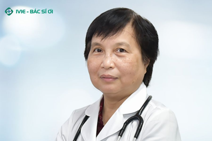 PGS.TS Nguyễn Thị Minh Hồng khám dạ dày - Bệnh viện Bạch Mai