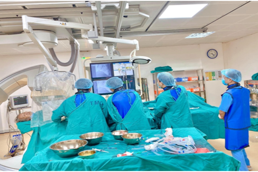 Phẫu thuật can thiệp tại Khoa Nội tim mạch Bệnh viện đa khoa Đức Giang